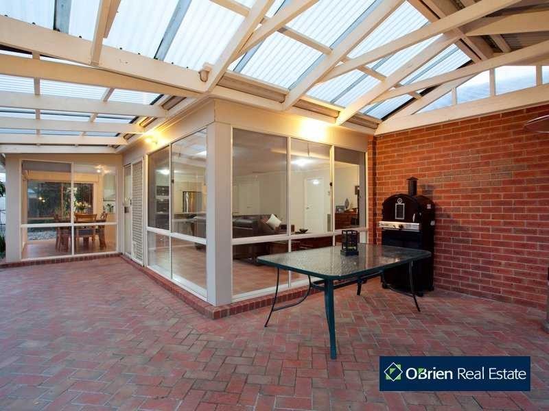 28 Warrenwood Place, Narre Warren VIC 3805