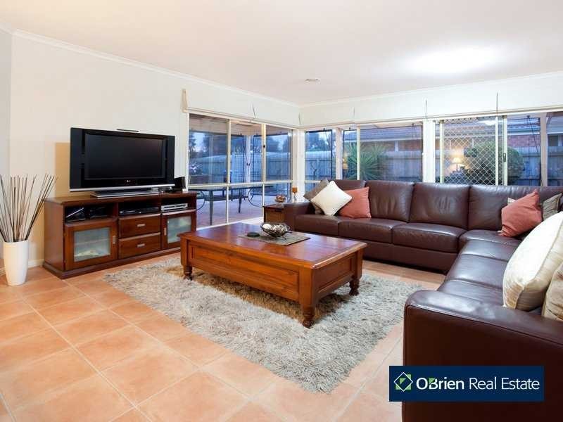 28 Warrenwood Place, Narre Warren VIC 3805