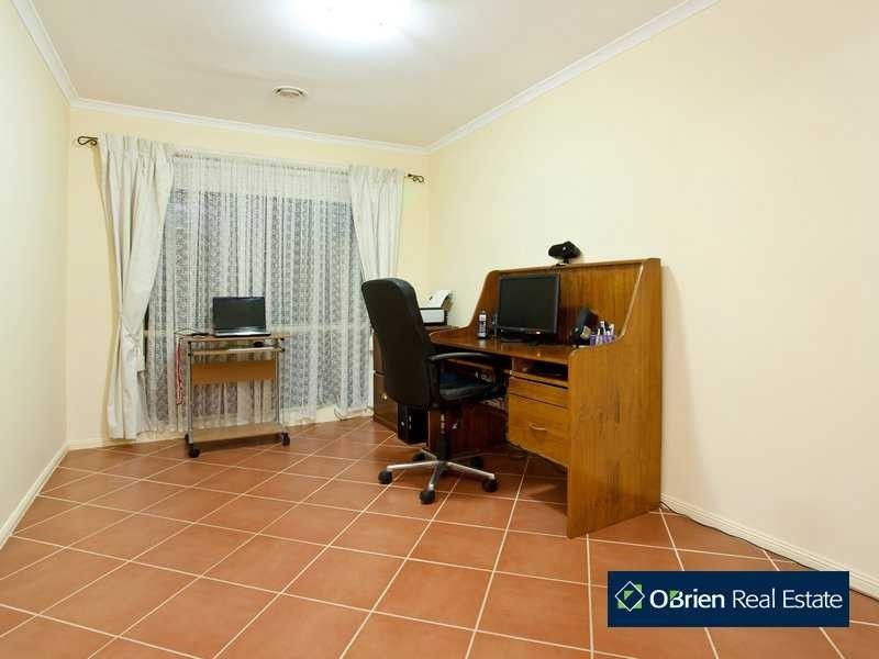 28 Warrenwood Place, Narre Warren VIC 3805