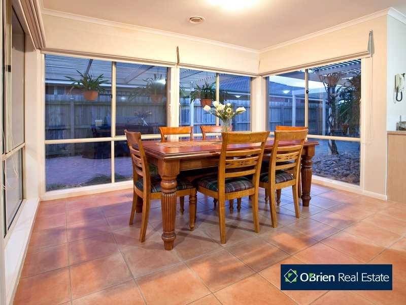 28 Warrenwood Place, Narre Warren VIC 3805