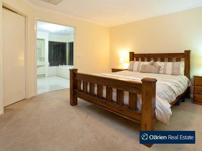 28 Warrenwood Place, Narre Warren VIC 3805