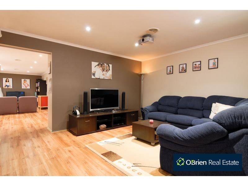 6 Haydn Place, Narre Warren South VIC 3805