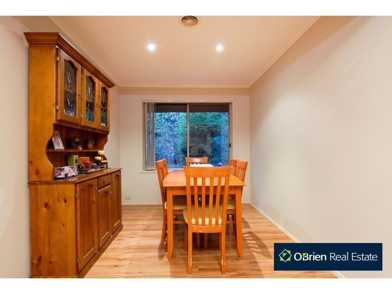 6 Haydn Place, Narre Warren South VIC 3805