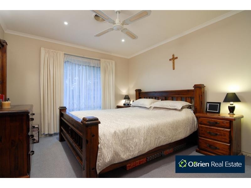 6 Haydn Place, Narre Warren South VIC 3805