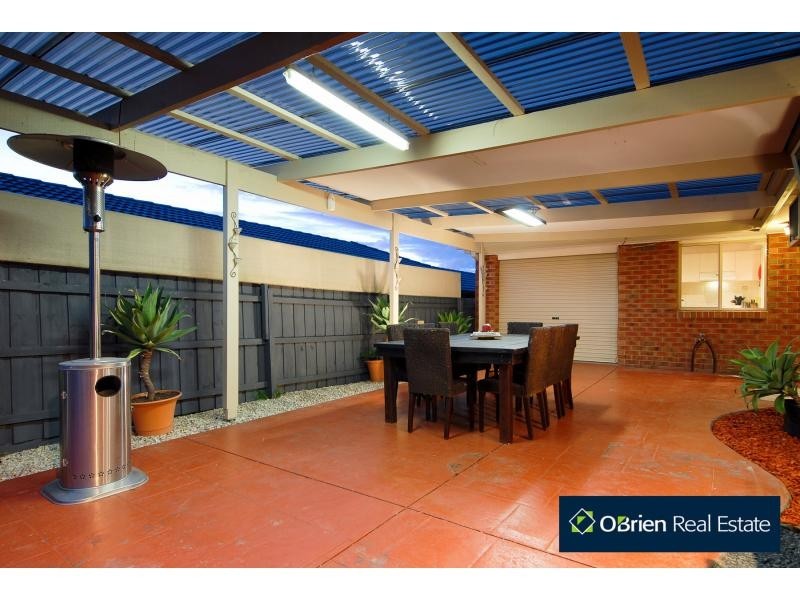 6 Haydn Place, Narre Warren South VIC 3805