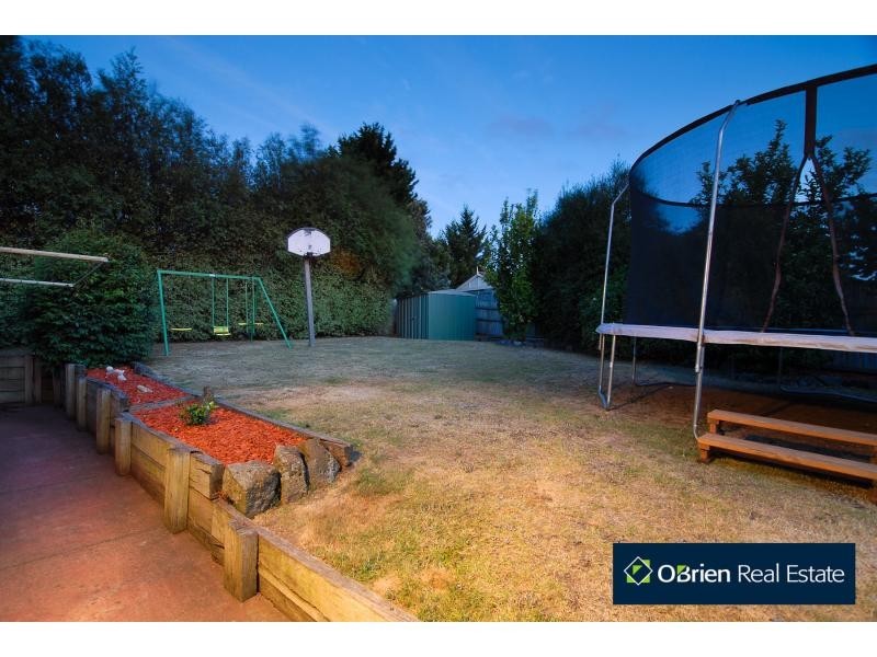 6 Haydn Place, Narre Warren South VIC 3805