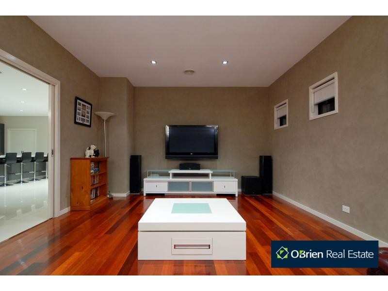 1 Glade Court, Berwick VIC 3806