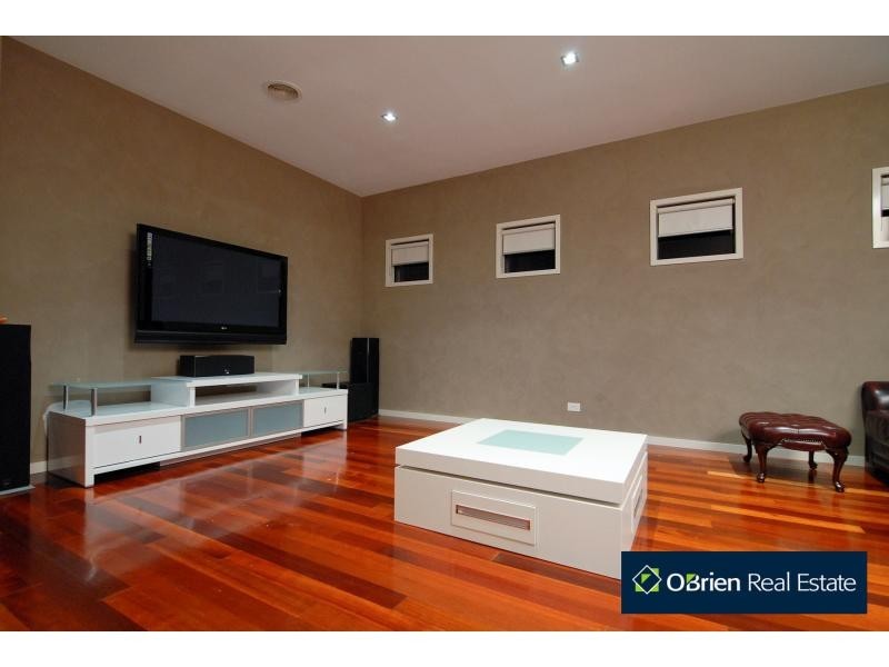 1 Glade Court, Berwick VIC 3806