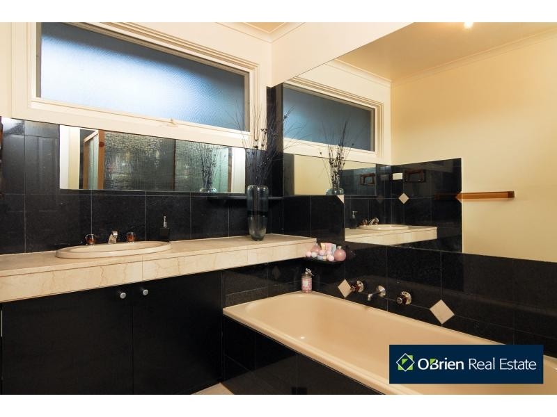 5 Granby Court, Endeavour Hills VIC 3802