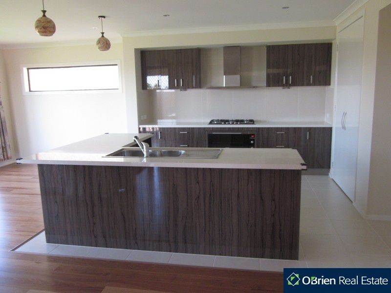 118 Ridgemont Drive, Berwick VIC 3806