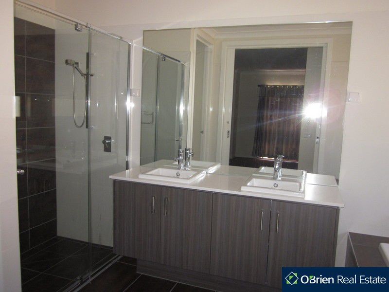 118 Ridgemont Drive, Berwick VIC 3806