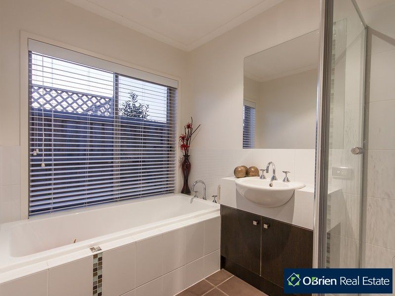 3 Desert Rose Court, Cranbourne VIC 3977