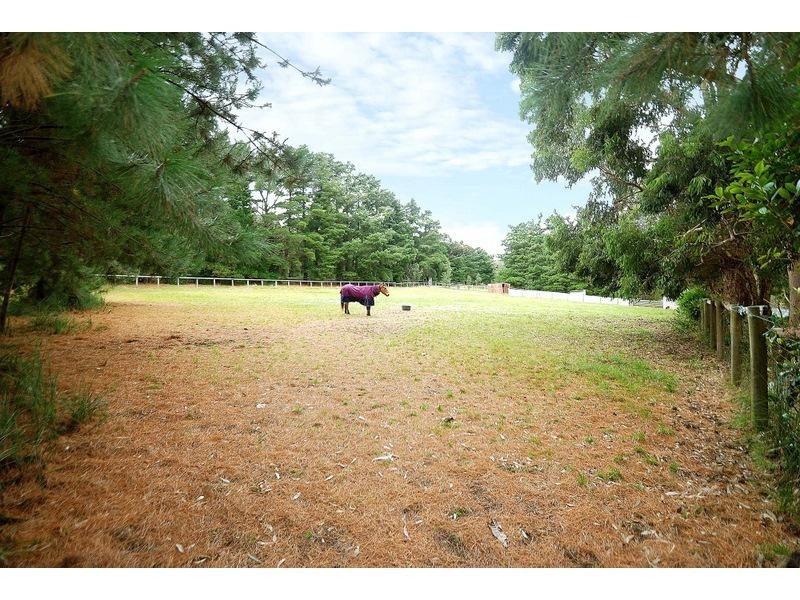 105 Lewis Road, Beaconsfield Upper VIC 3808