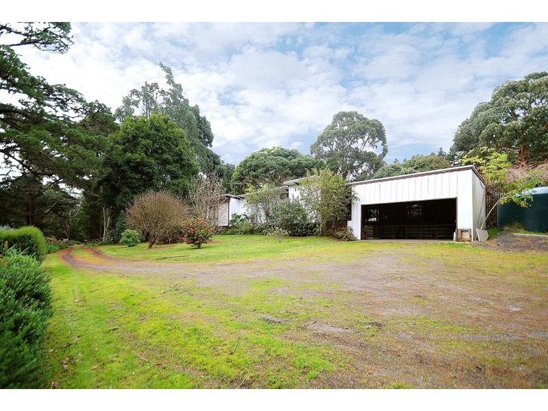 105 Lewis Road, Beaconsfield Upper VIC 3808
