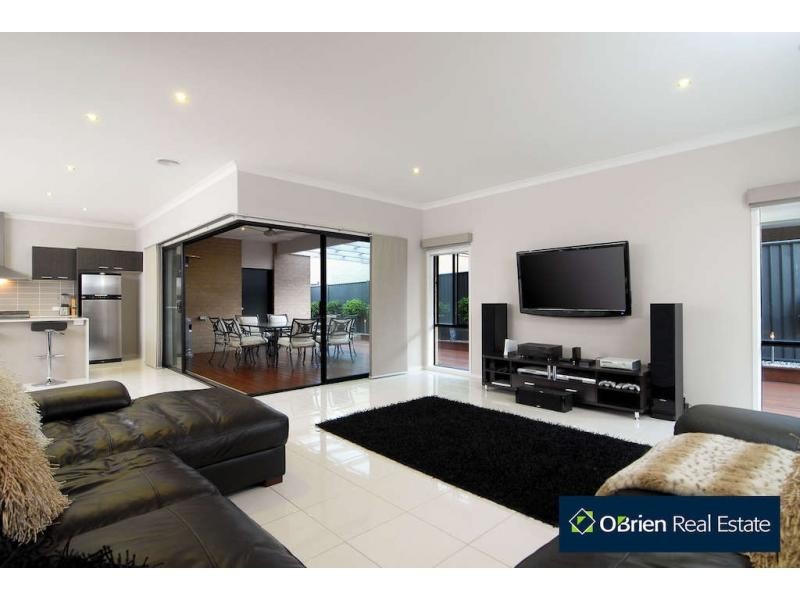 20 Prosperity Avenue, Cranbourne North VIC 3977