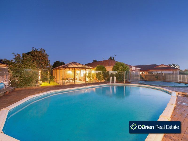 10 Spoonbill Street, Berwick VIC 3806