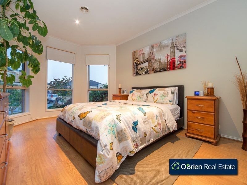 10 Spoonbill Street, Berwick VIC 3806