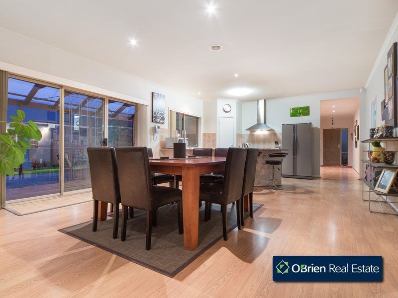 10 Spoonbill Street, Berwick VIC 3806