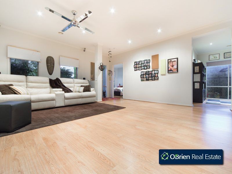 10 Spoonbill Street, Berwick VIC 3806