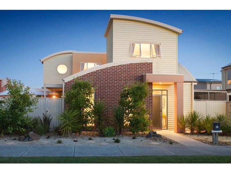 21 Flinders Chase, Pakenham VIC 3810