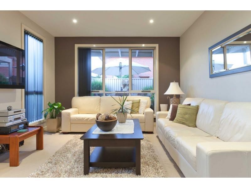21 Flinders Chase, Pakenham VIC 3810