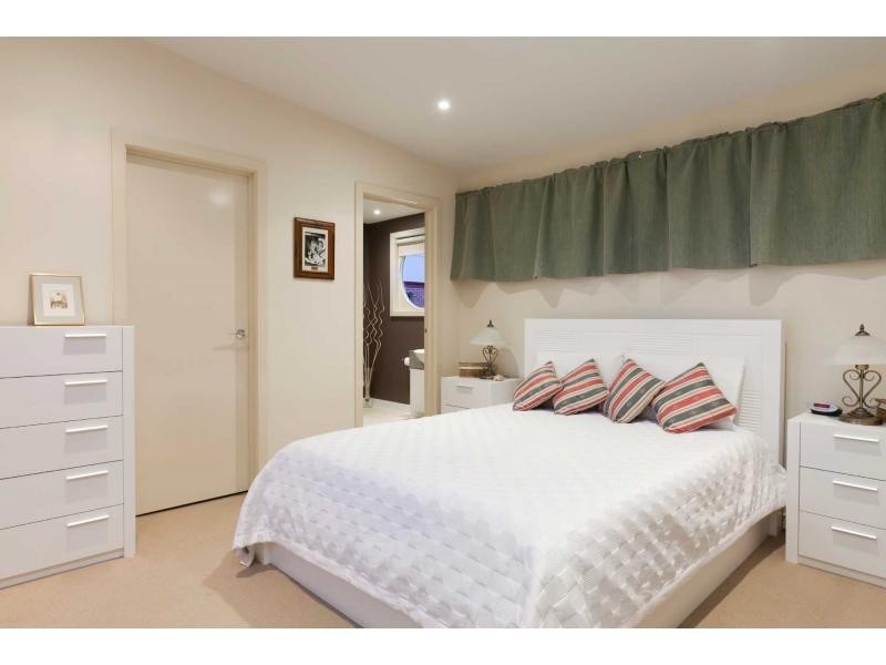 21 Flinders Chase, Pakenham VIC 3810