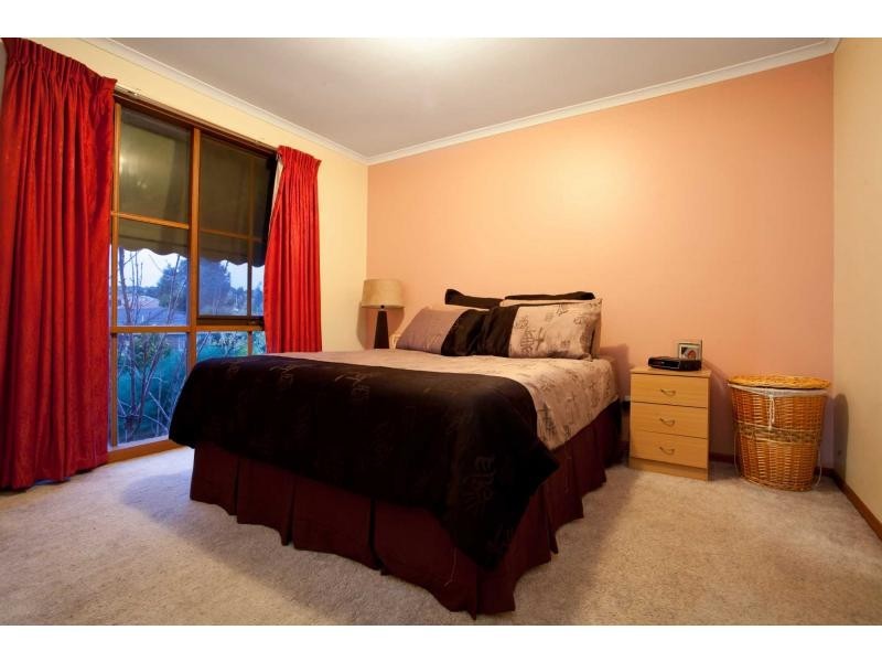 14 Pembroke Court, Berwick VIC 3806