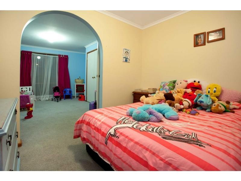 14 Pembroke Court, Berwick VIC 3806