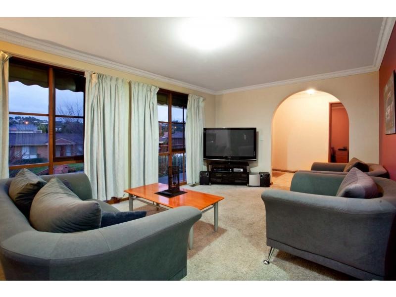 14 Pembroke Court, Berwick VIC 3806