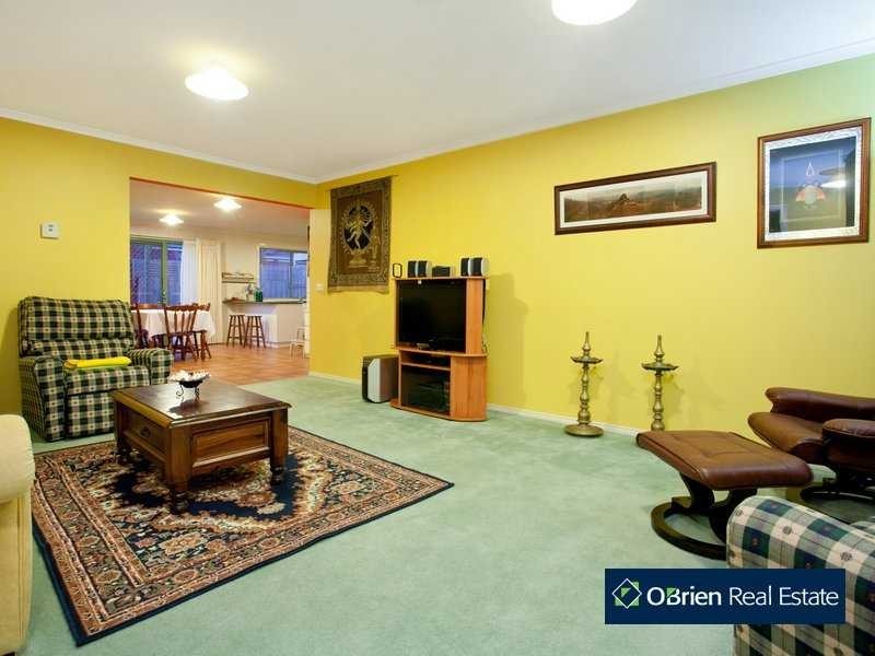16 Grand Arch Way, Berwick VIC 3806