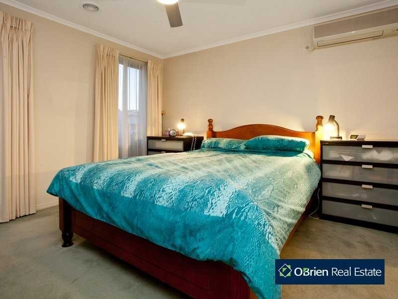 16 Grand Arch Way, Berwick VIC 3806