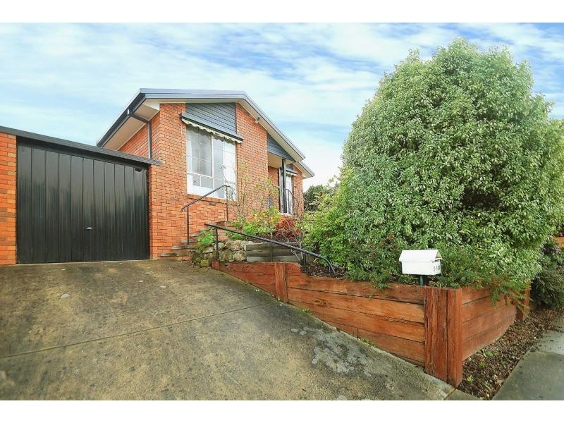 Unit 2/104 Mansfield Street, Berwick VIC 3806