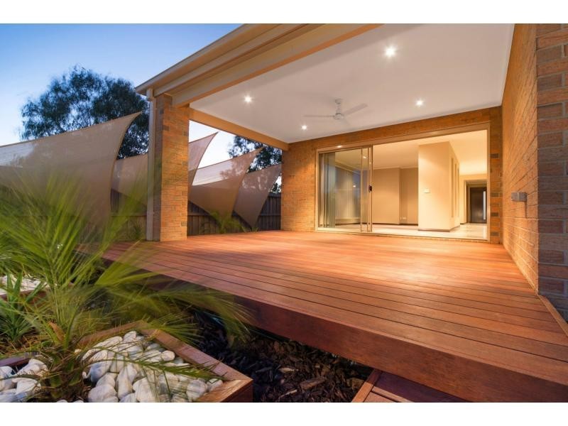 2 Dan Morgan Drive, Cranbourne East VIC 3977