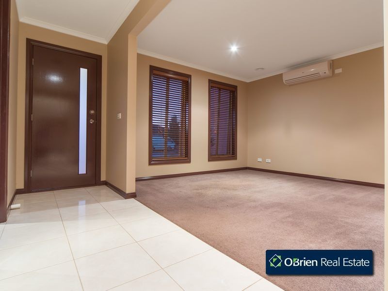 2 Dan Morgan Drive, Cranbourne East VIC 3977
