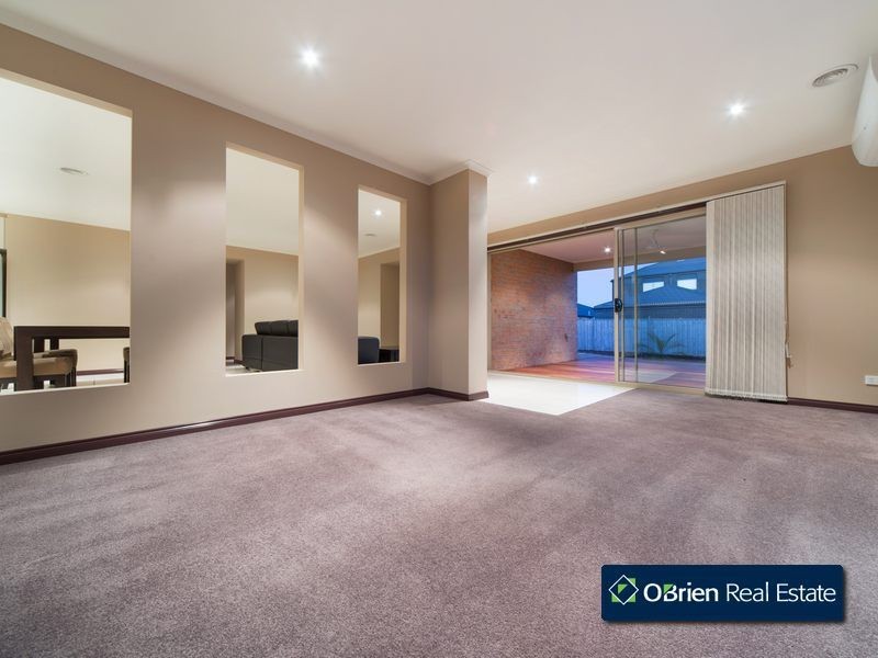2 Dan Morgan Drive, Cranbourne East VIC 3977