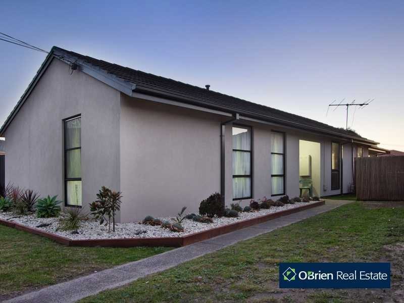 31 Valepark Crescent, Cranbourne VIC 3977