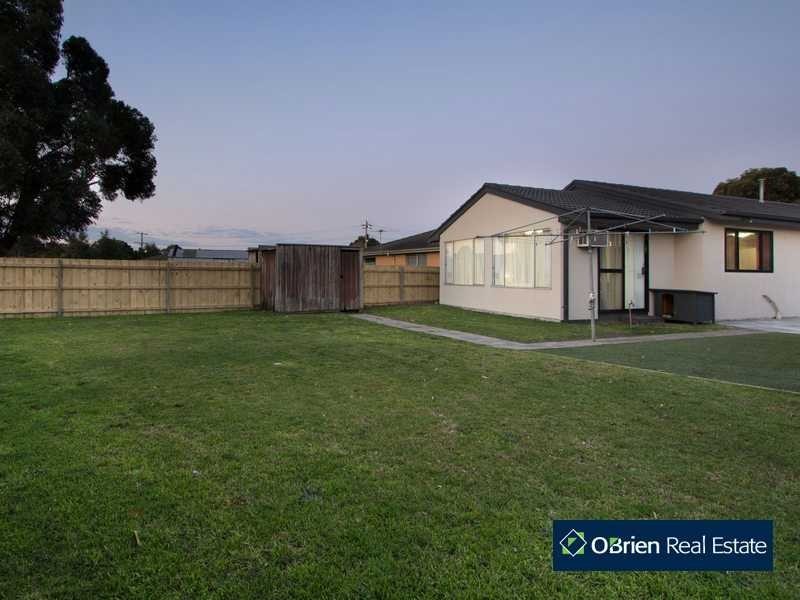 31 Valepark Crescent, Cranbourne VIC 3977