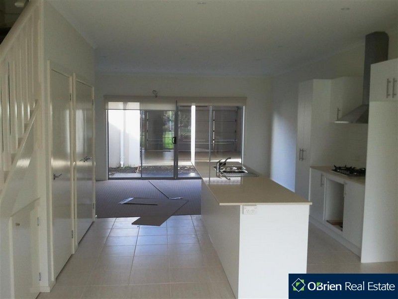 7/11 Howqua Place, Pakenham VIC 3810