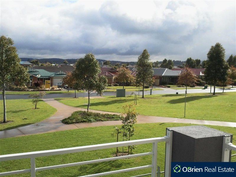 7/11 Howqua Place, Pakenham VIC 3810