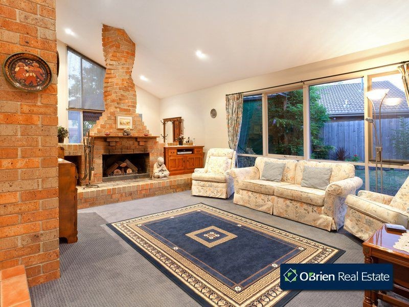 9 Glenbrae Court, Berwick VIC 3806