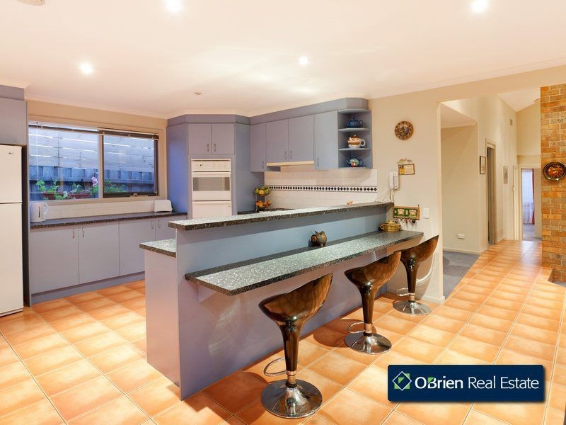 9 Glenbrae Court, Berwick VIC 3806