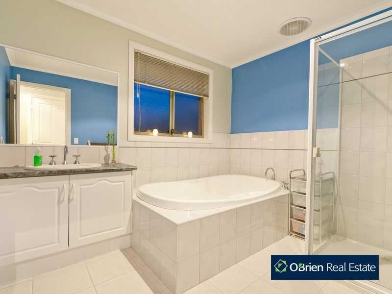 4 Portree Place, Narre Warren South VIC 3805