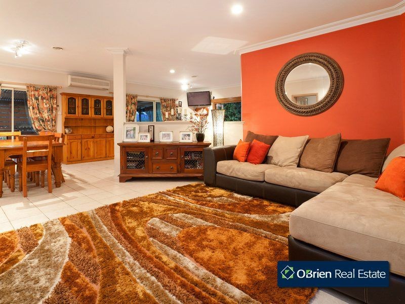 13-15 Brookvale Close, Beaconsfield VIC 3807