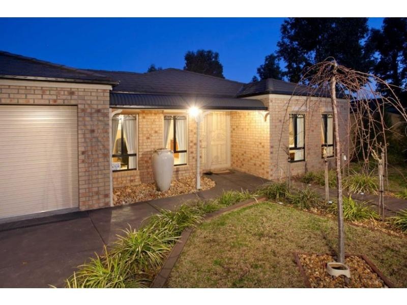 14 Canet Grove, Narre Warren South VIC 3805