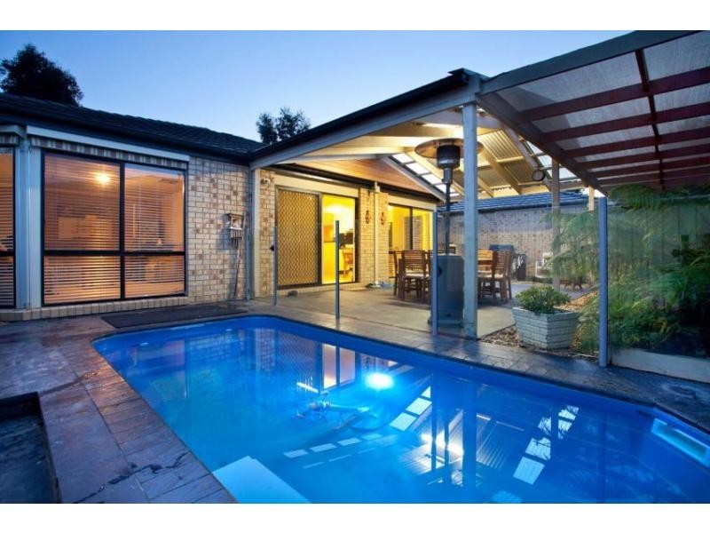 14 Canet Grove, Narre Warren South VIC 3805