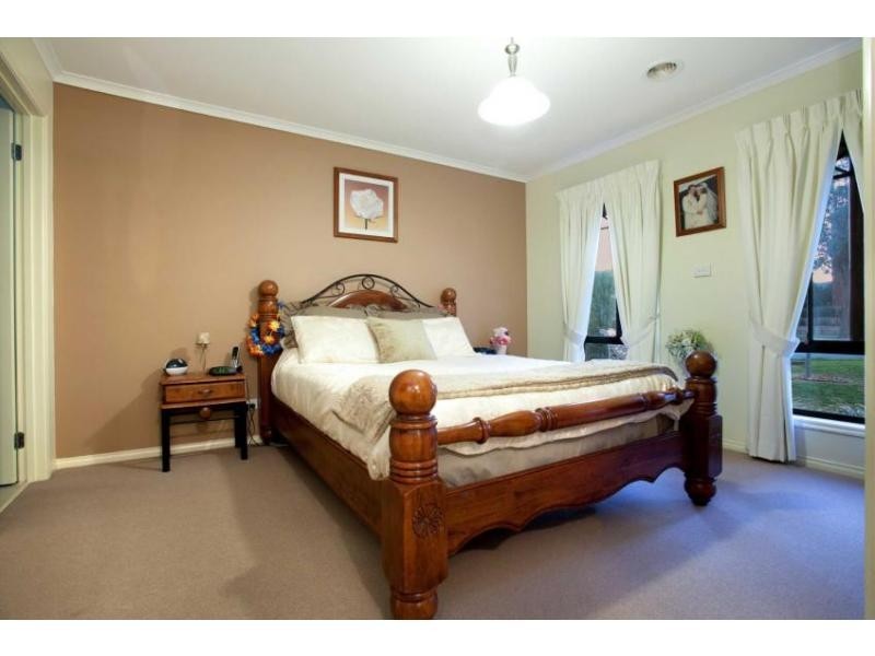 14 Canet Grove, Narre Warren South VIC 3805