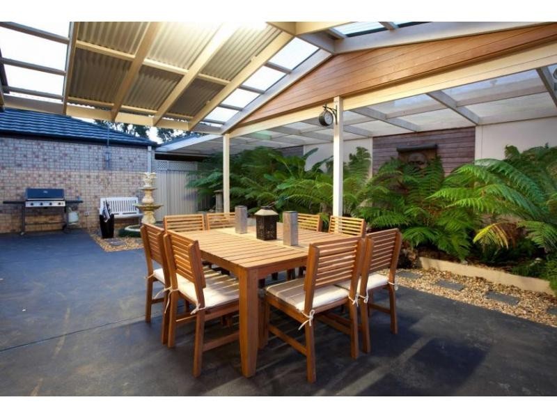 14 Canet Grove, Narre Warren South VIC 3805