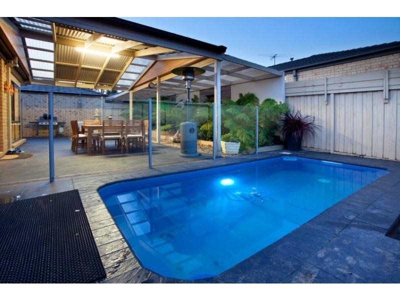 14 Canet Grove, Narre Warren South VIC 3805