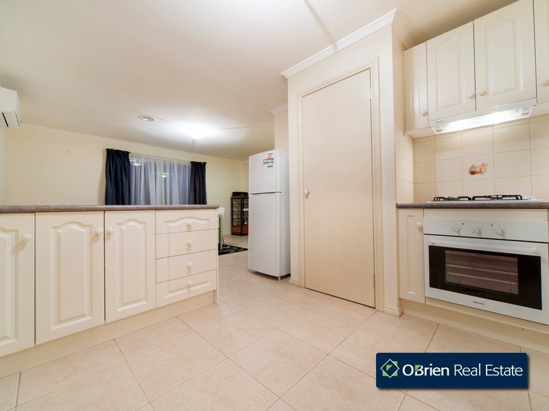 2/16 Oliver Court, Narre Warren South VIC 3805