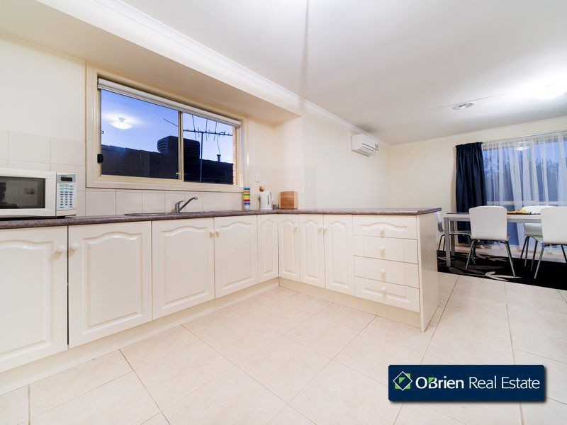 2/16 Oliver Court, Narre Warren South VIC 3805